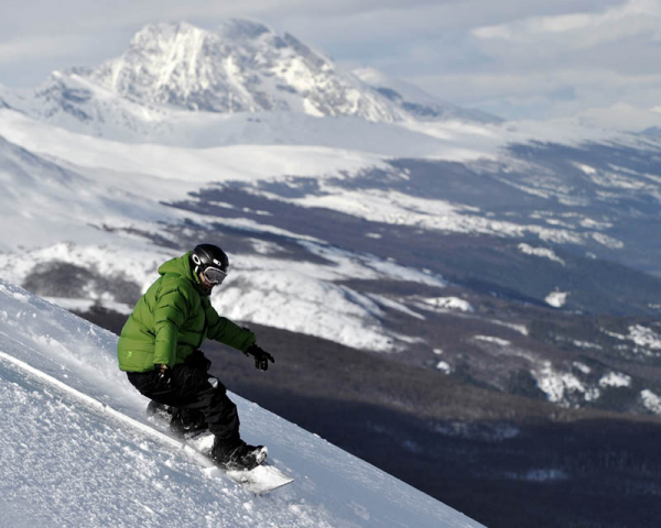 SNOWBOARD